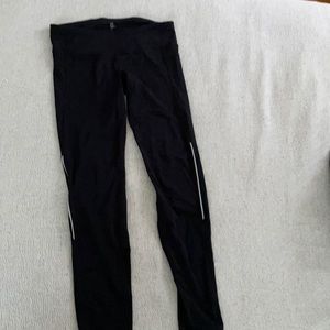 Black GapFit running leggings